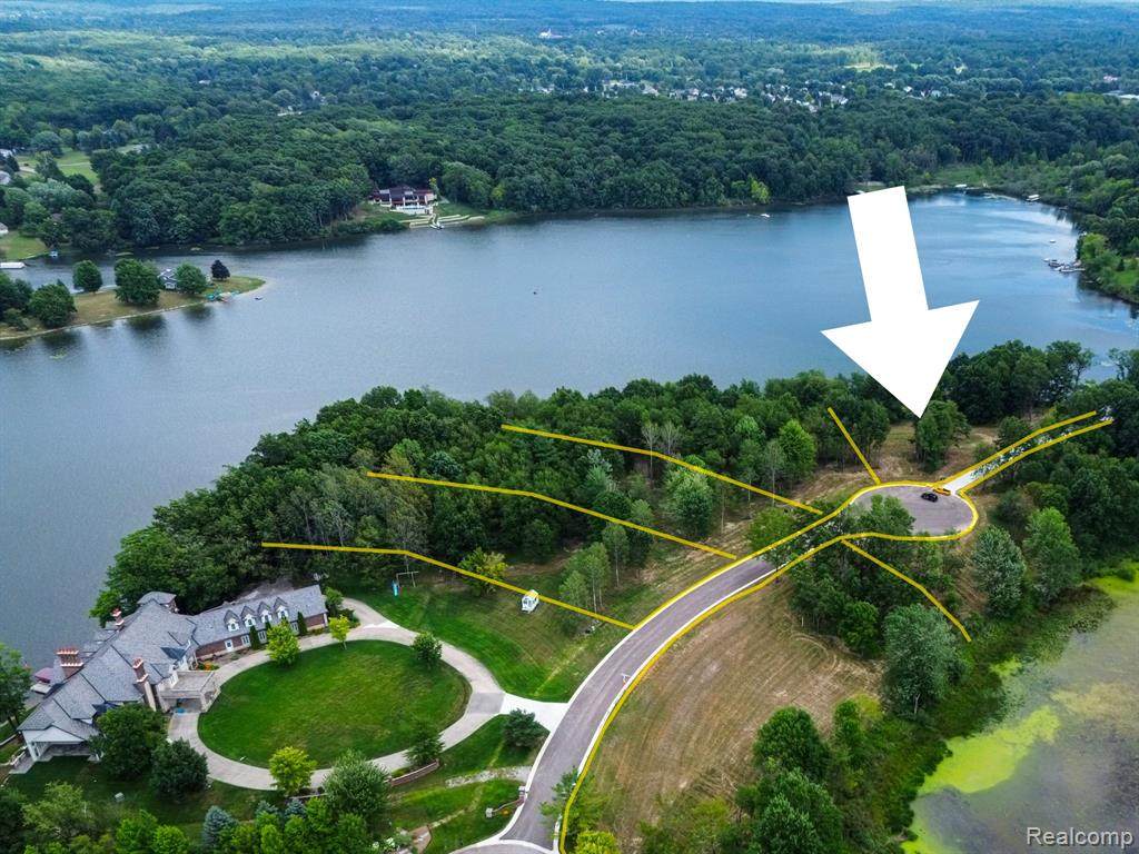 005 Lakeshore Drive - Photo 1