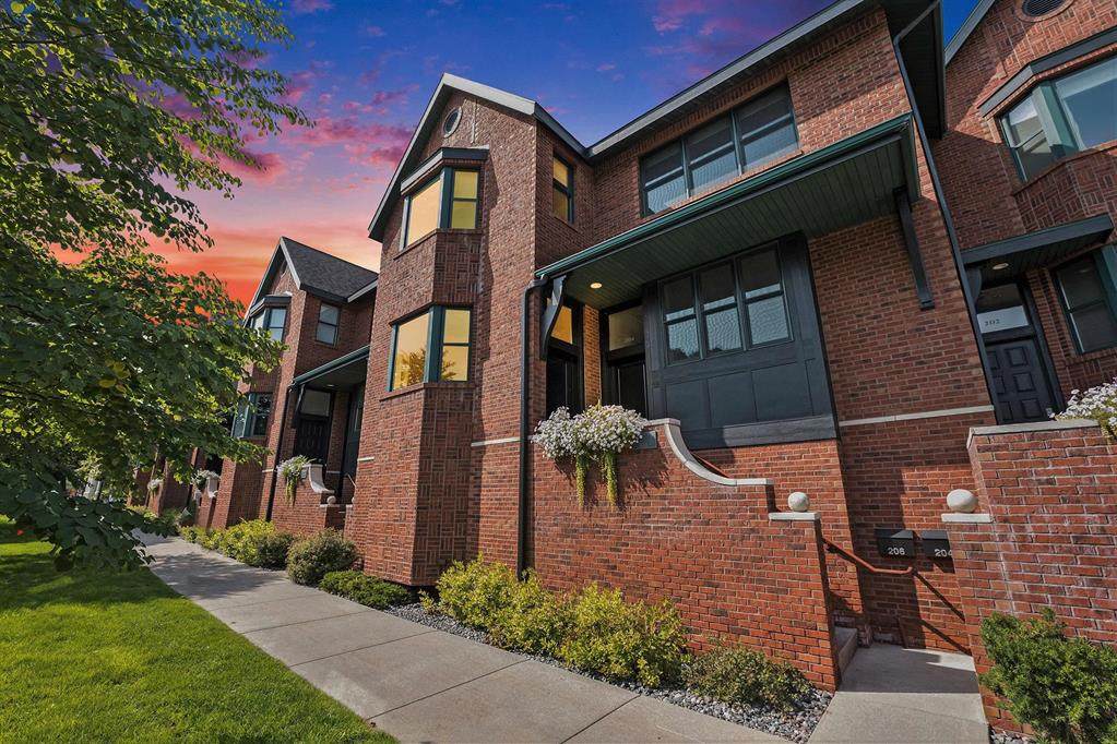 206 Boardman Avenue - Photo 1