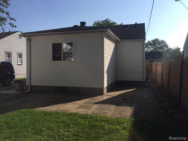 21801 Shakespeare Avenue - Photo 1