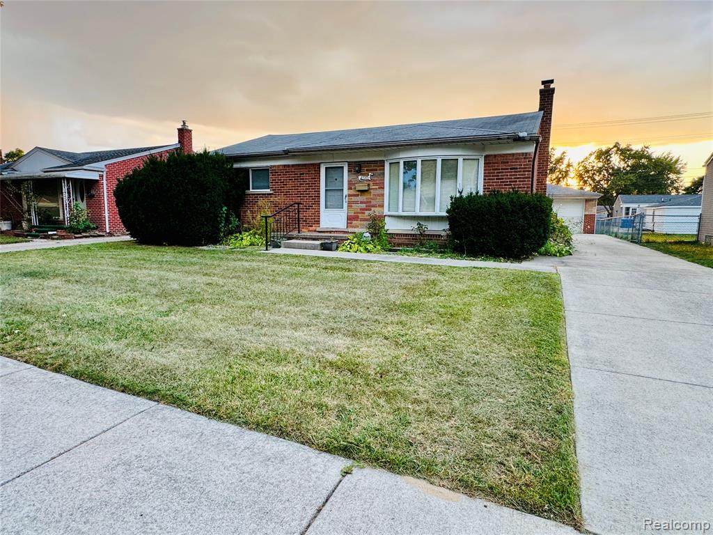 25227 Marilyn Avenue - Photo 1