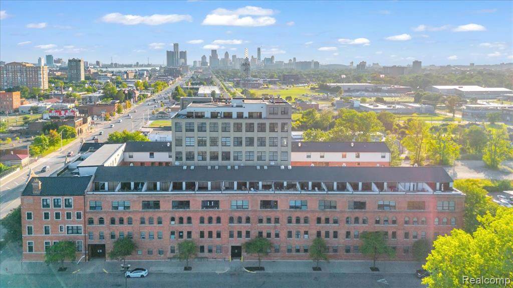 6533 Jefferson Avenue - Photo 1