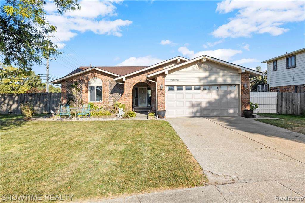 36876 Aaron Court - Photo 1