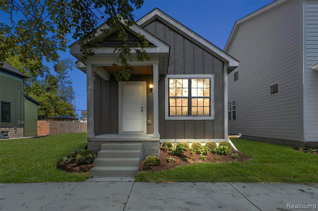 1752 Fischer Street - Photo 1