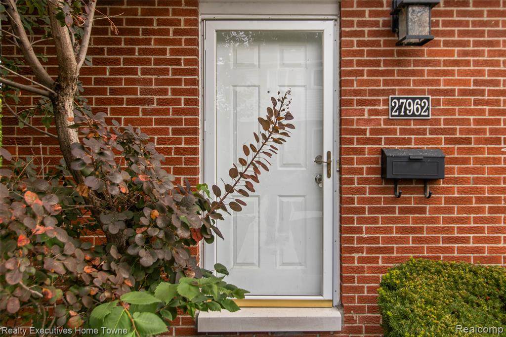 27962 Eastwick Square - Photo 1