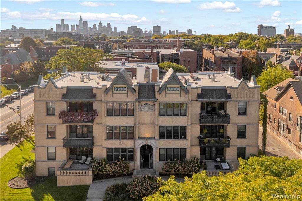 615 Hancock Street - Photo 1