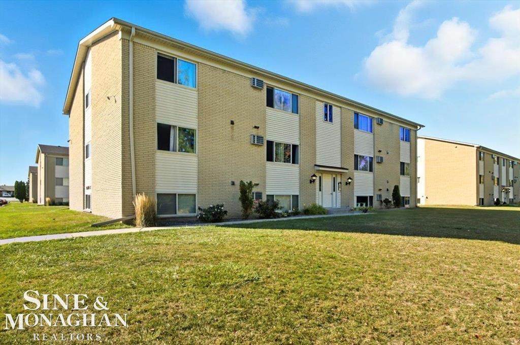 1875 C-12 Michigan Avenue - Photo 1