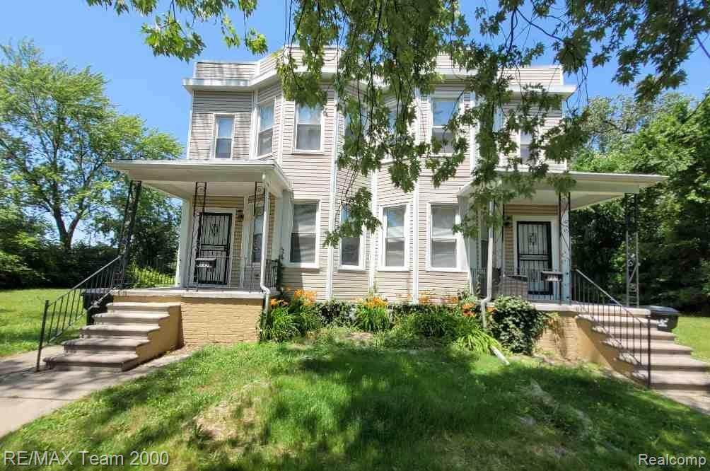 233 Leicester Court - Photo 1