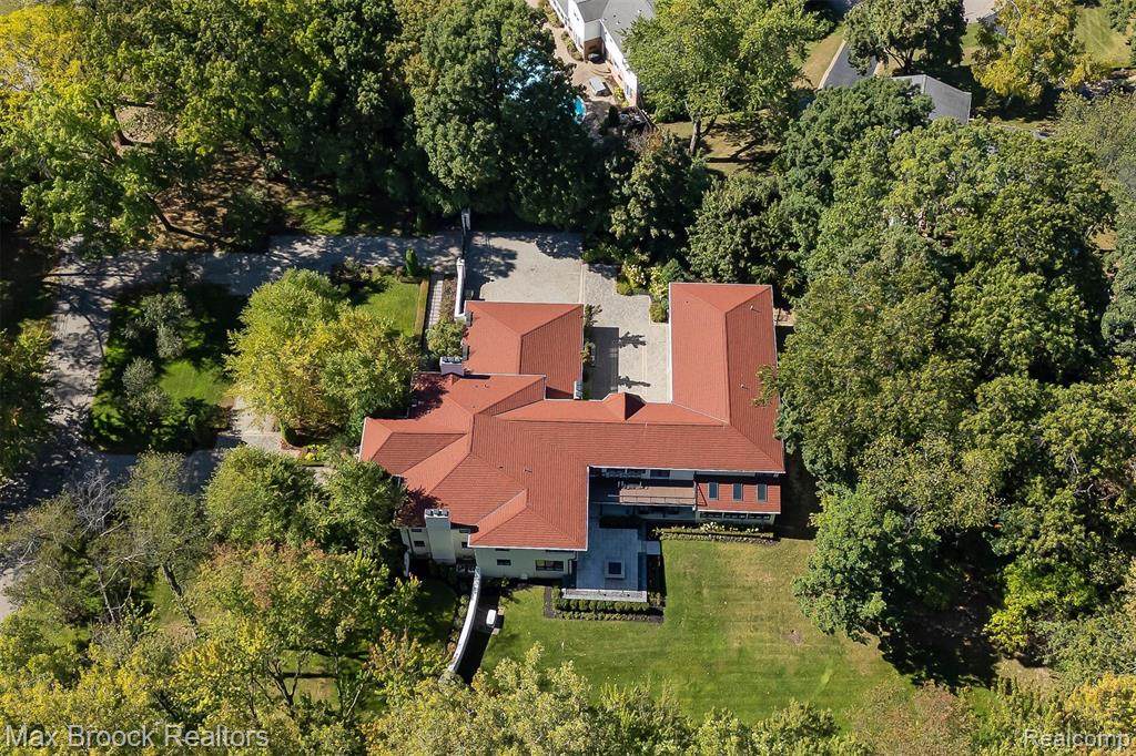 5190 Clarendon Crest Street - Photo 1