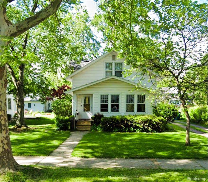 1209 Cambridge Drive - Photo 1