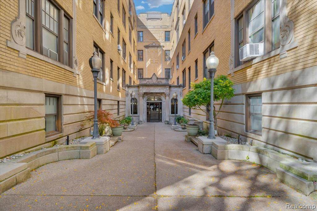 120 Seward Street - Photo 1