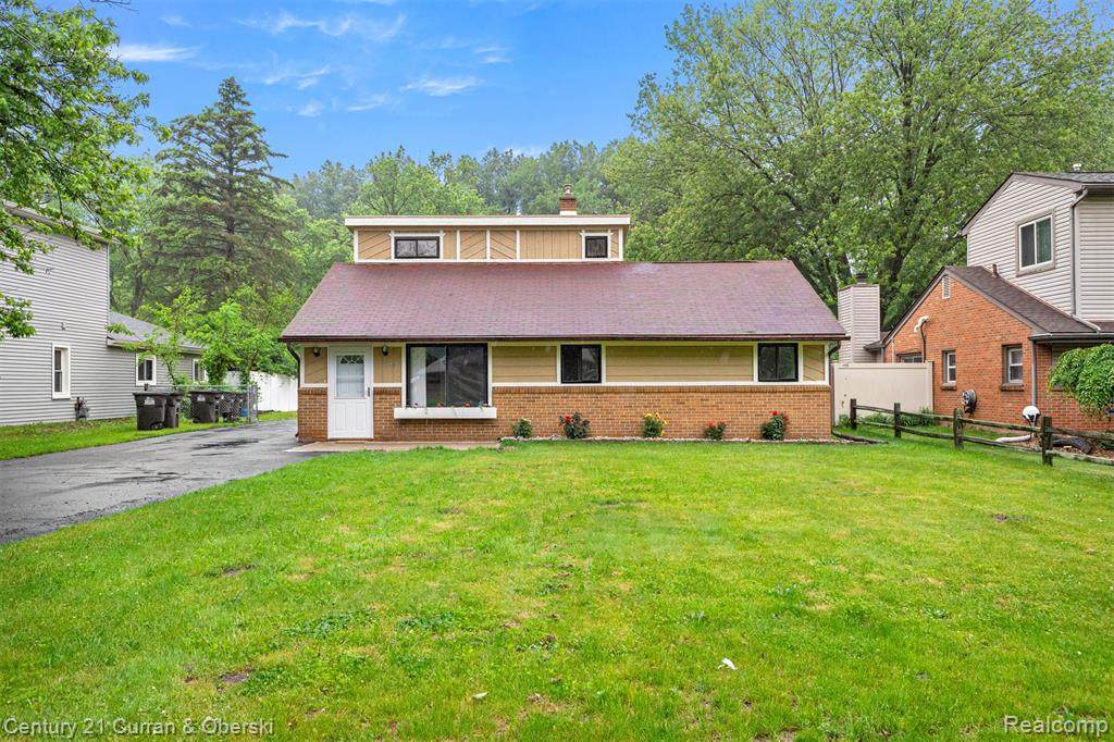 24432 Kensington St - Photo 1