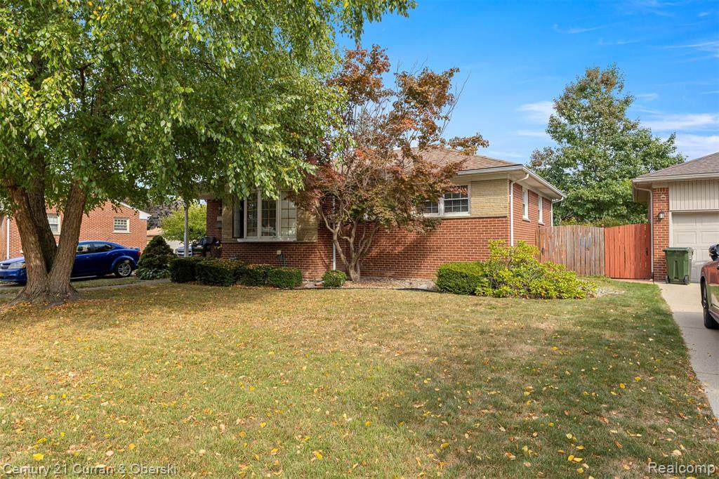 9869 Melbourne Avenue - Photo 1