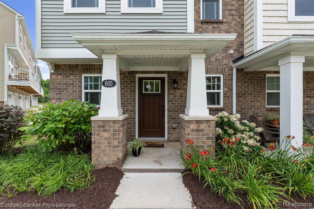 605 Jenny Way - Photo 1