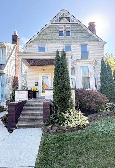 225 Superior Boulevard - Photo 1