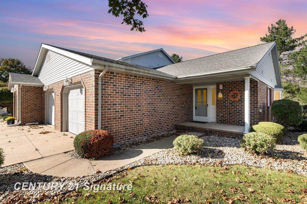 2 Wilshire Drive - Photo 1