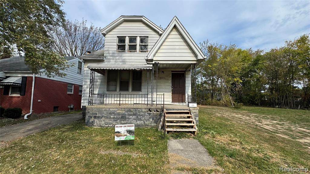 15039 Mapleridge Street - Photo 1