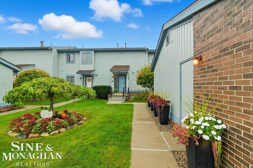 1715 River Road - Photo 1