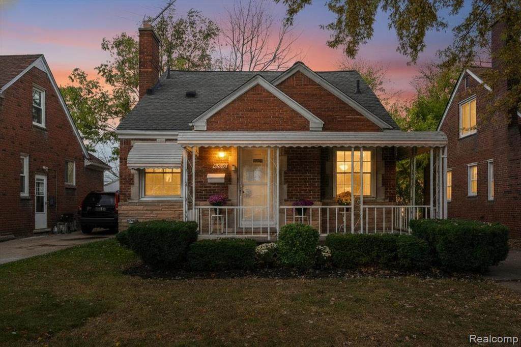 20920 Redmond Avenue - Photo 1