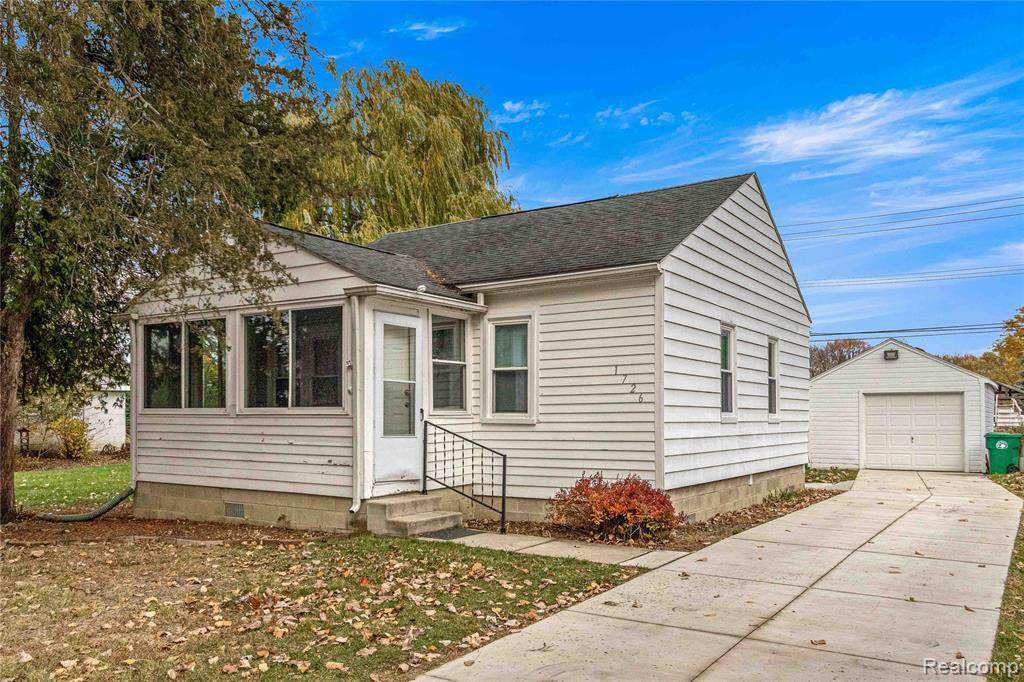 1726 Helen Street - Photo 1