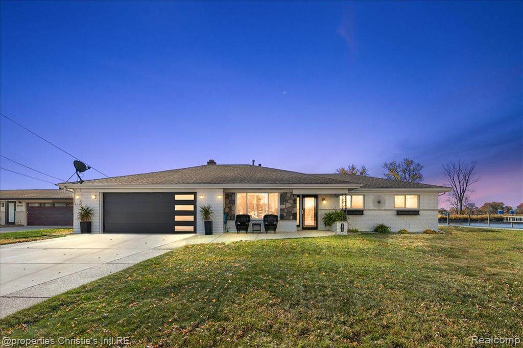 38695 Venetian Drive - Photo 1