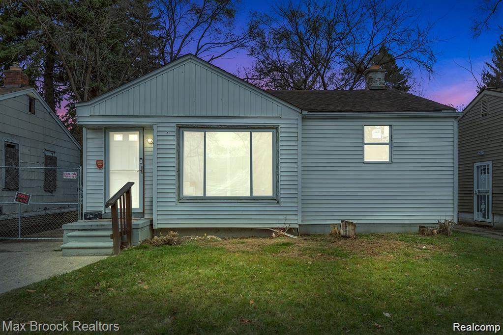 19344 Dwyer Street - Photo 1