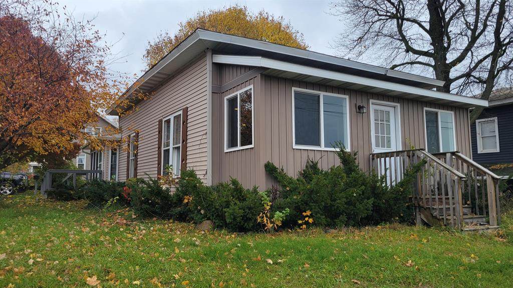 726 Lafayette Street - Photo 1