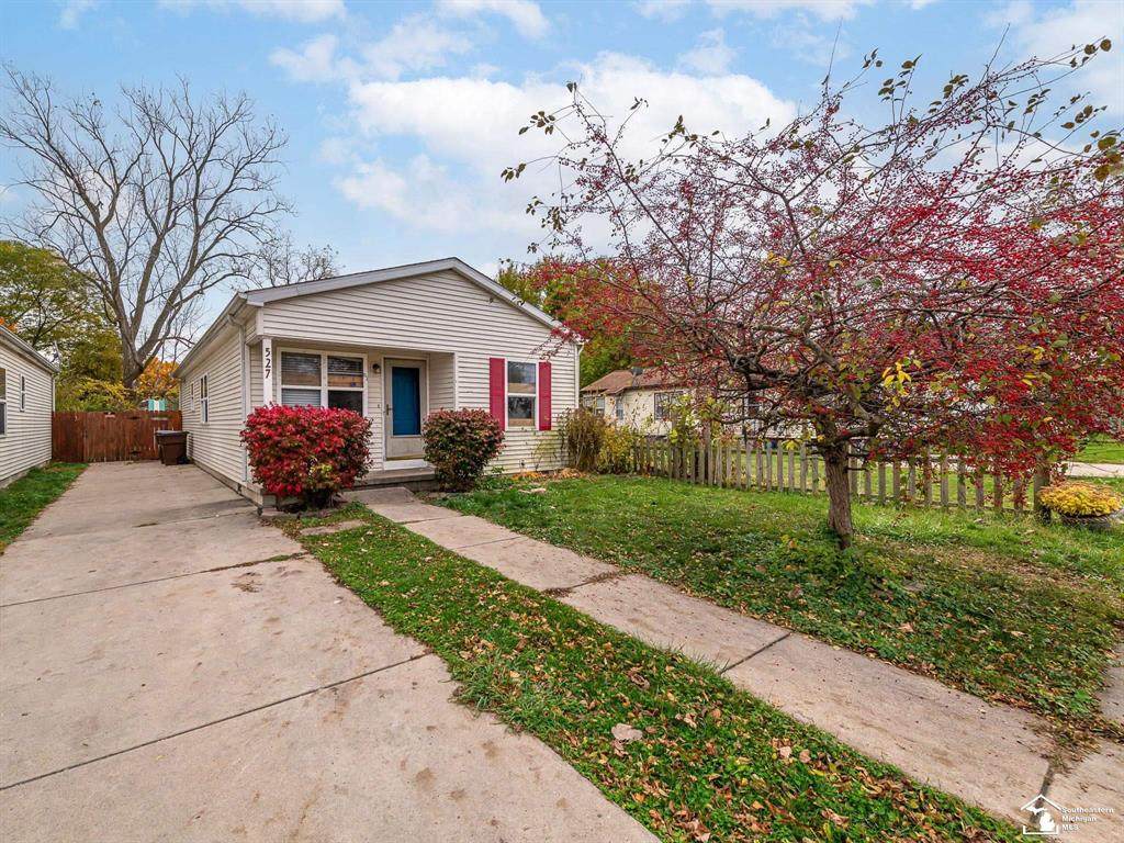 527 Railroad Street - Photo 1