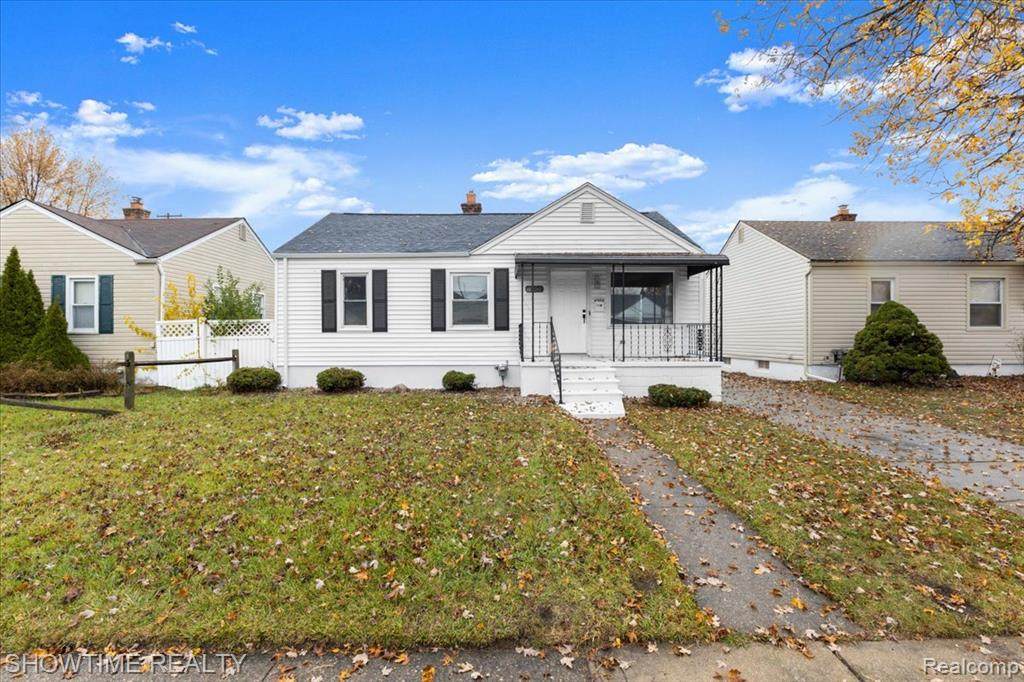 26400 Blumfield Street - Photo 1