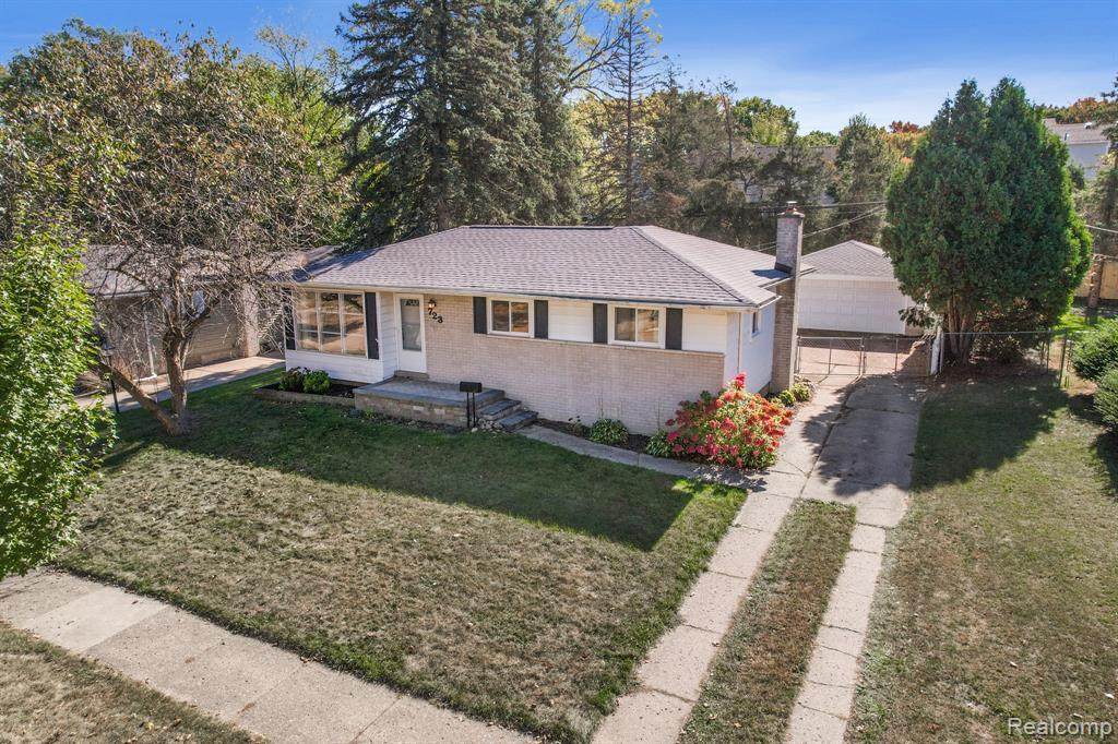 723 Sweetbriar - Photo 1