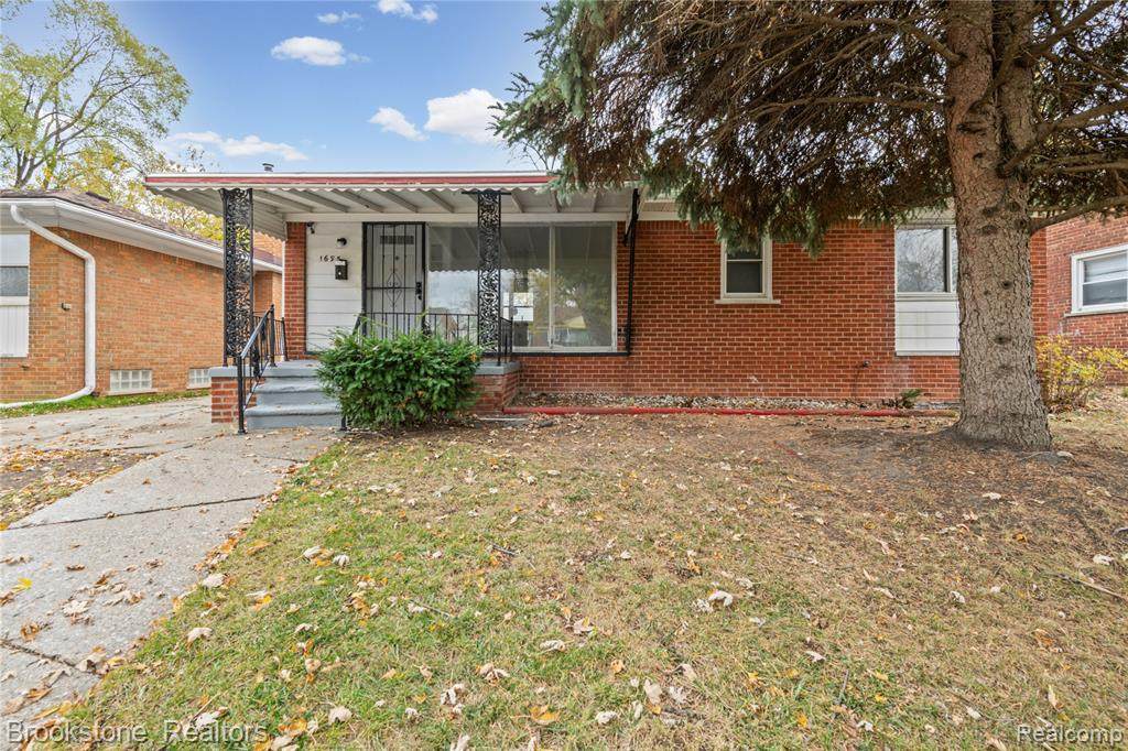 1695 Lexington Parkway - Photo 1