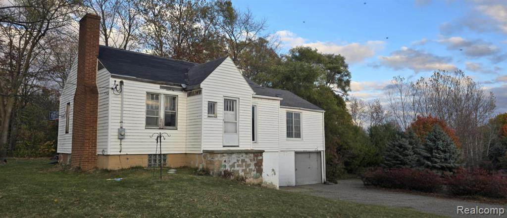 3186 Grand Blanc Road - Photo 1