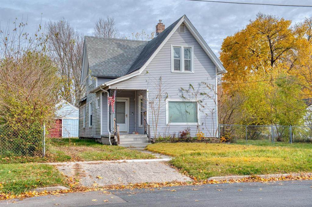 617 Grand Avenue - Photo 1