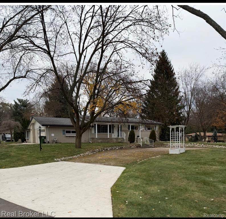 52816 Heatherway Drive - Photo 1