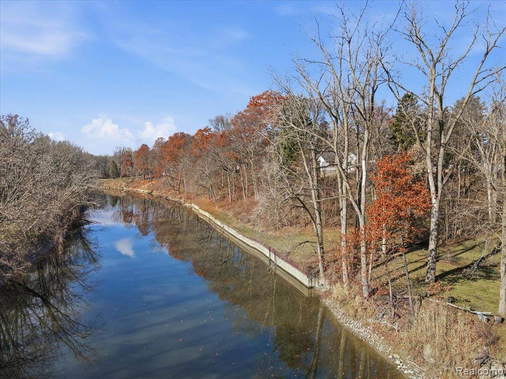 3971 River Road - Photo 1
