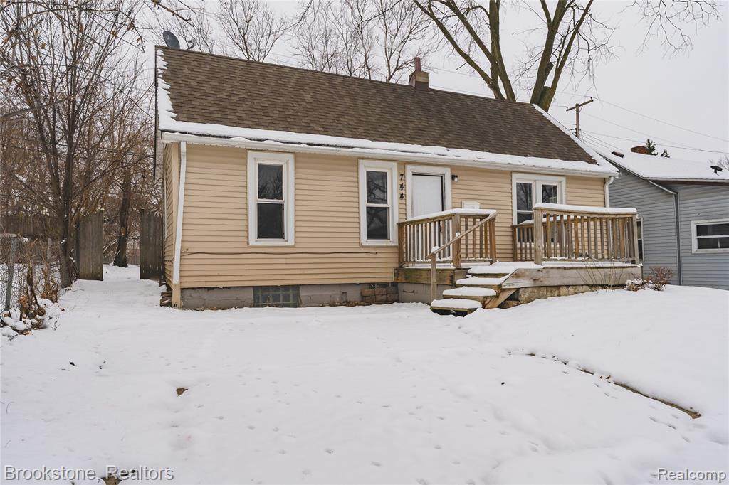744 Saint Clair Street - Photo 1