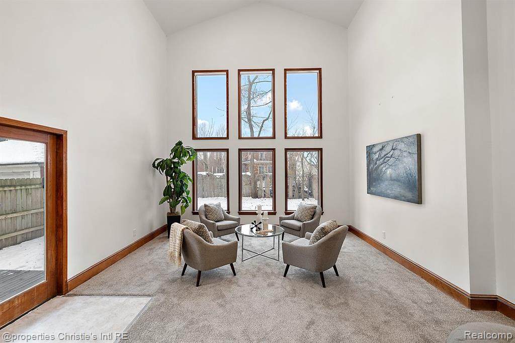 18645 Roselawn Street - Photo 1