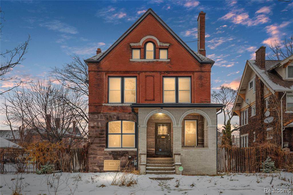 70 Lawrence Street - Photo 1