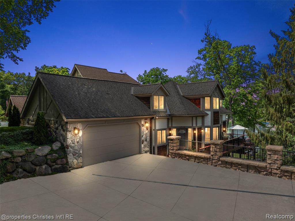 1739 Ridge Road - Photo 1