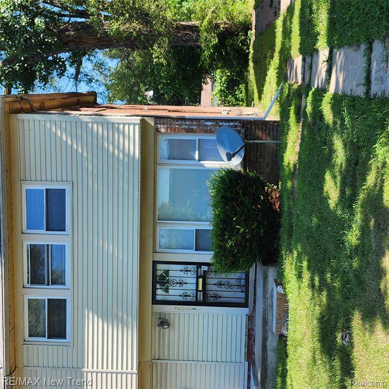 20834 Pembroke Avenue - Photo 1