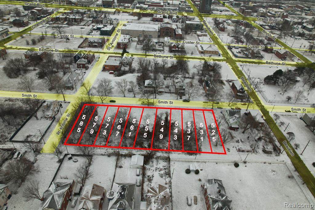 561 Smith Street - Photo 1