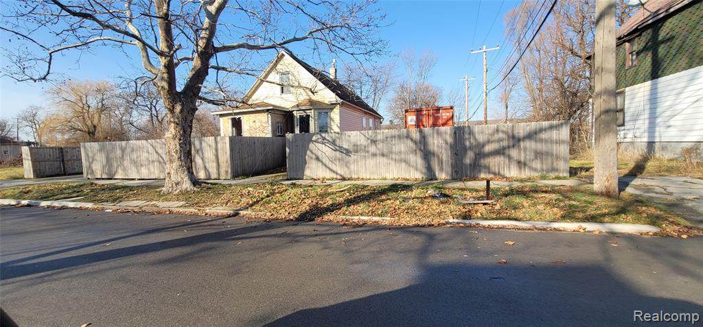 987 Philadelphia Street - Photo 1