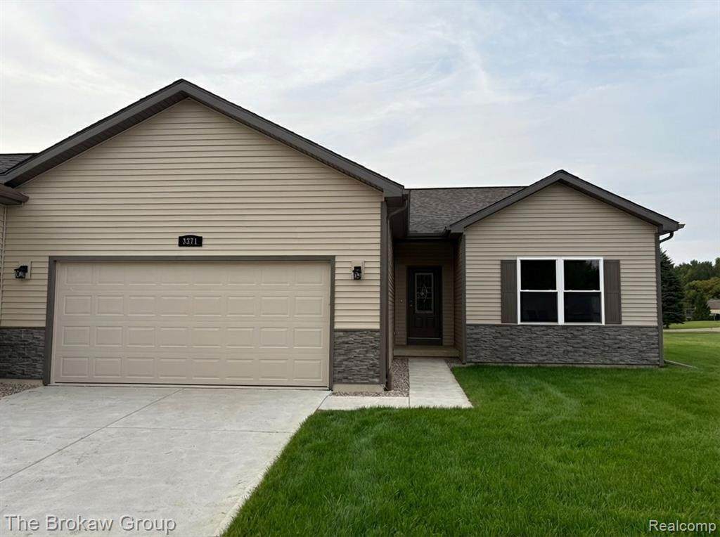 3371 Meadowridge Court - Photo 1