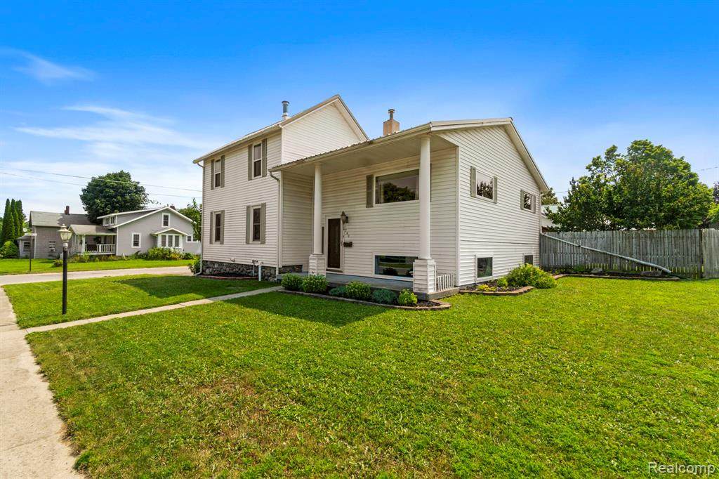 260 Duncan Avenue - Photo 1