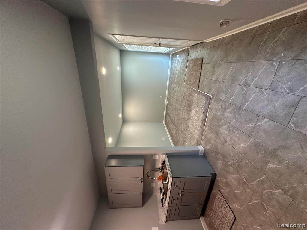 1917 Keppen Boulevard - Photo 1