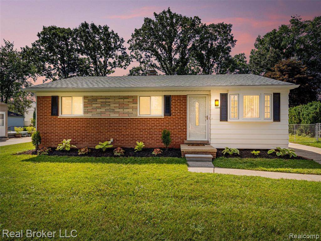 1358 Boyd Street - Photo 1