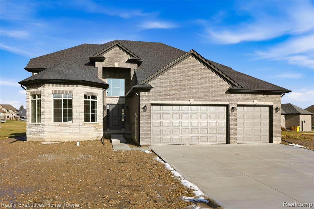 35701 Strongford Drive - Photo 1