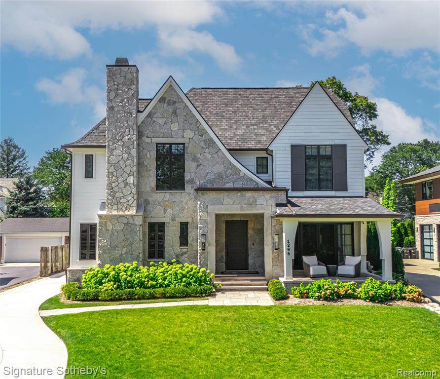 1295 Lakeside Drive - Photo 1