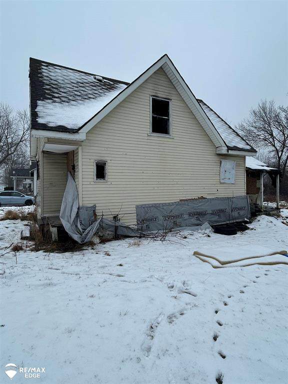 919 4th Avenue - Photo 1