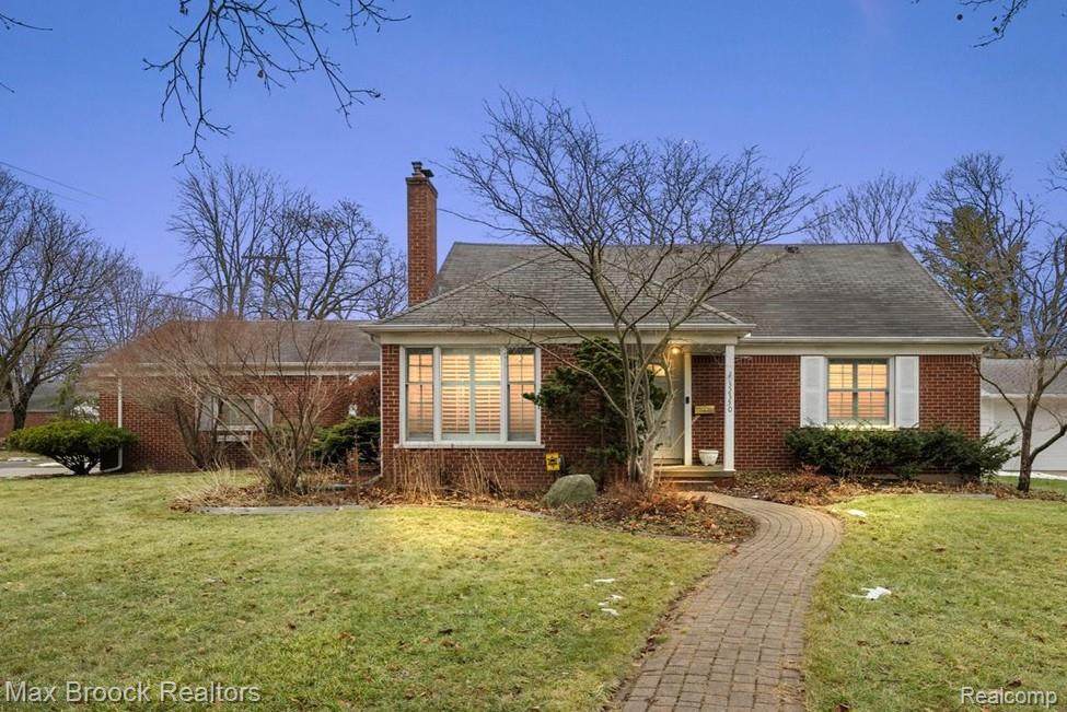 32350 Sheridan Drive - Photo 1