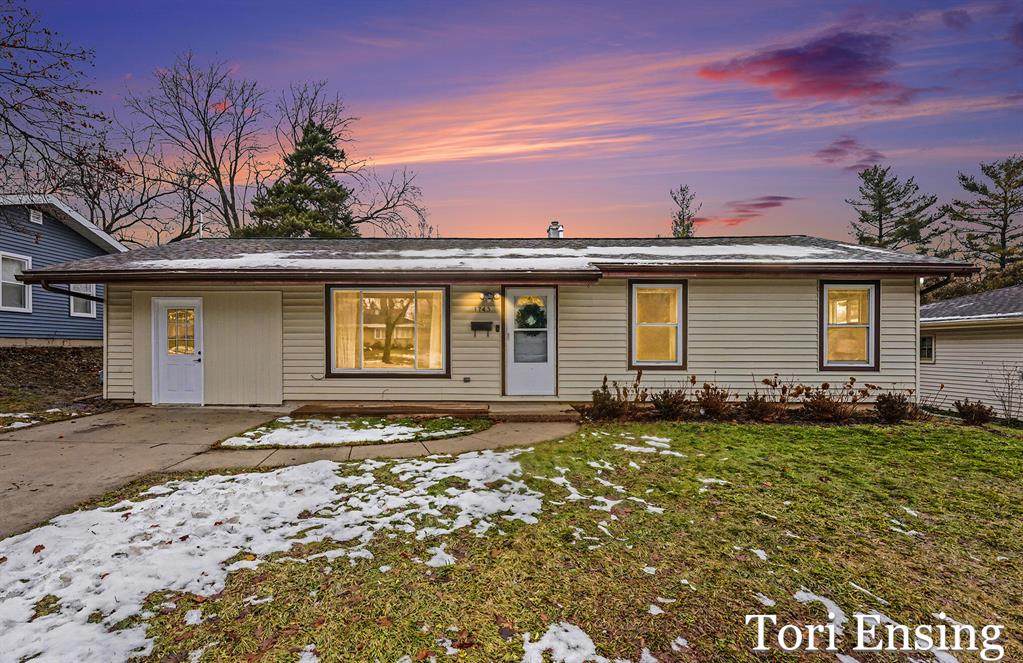 1743 Matilda Street - Photo 1